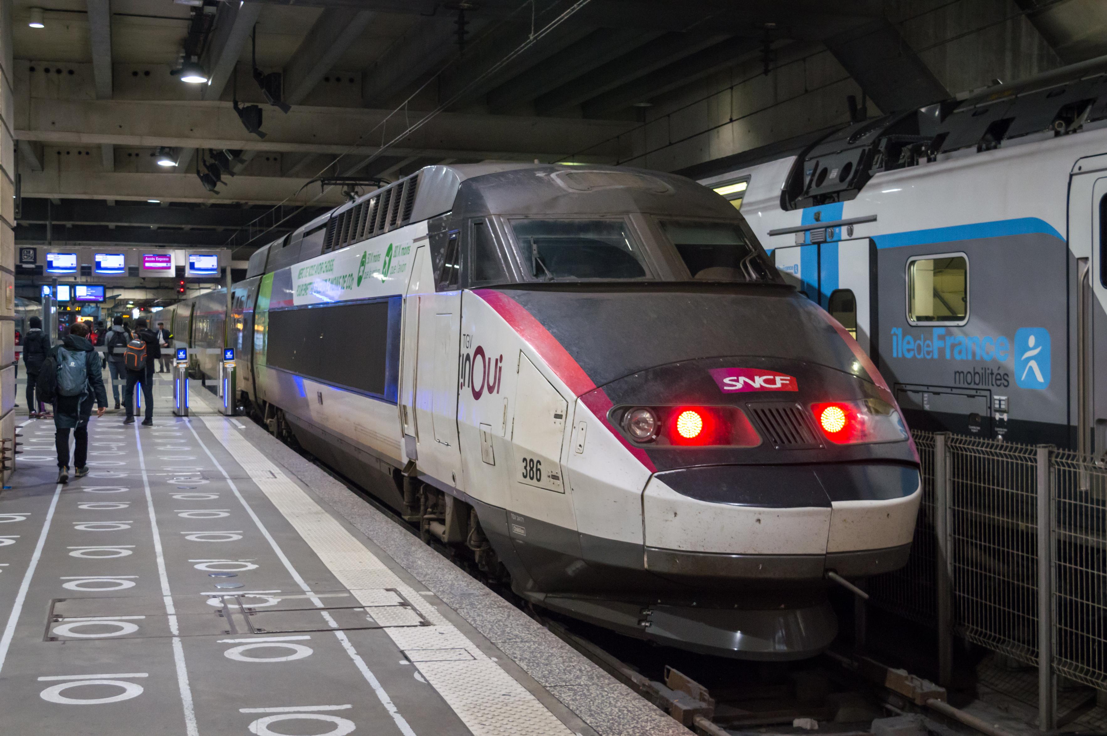 TGV Atlantique on a platform of Paris Montparnasse station