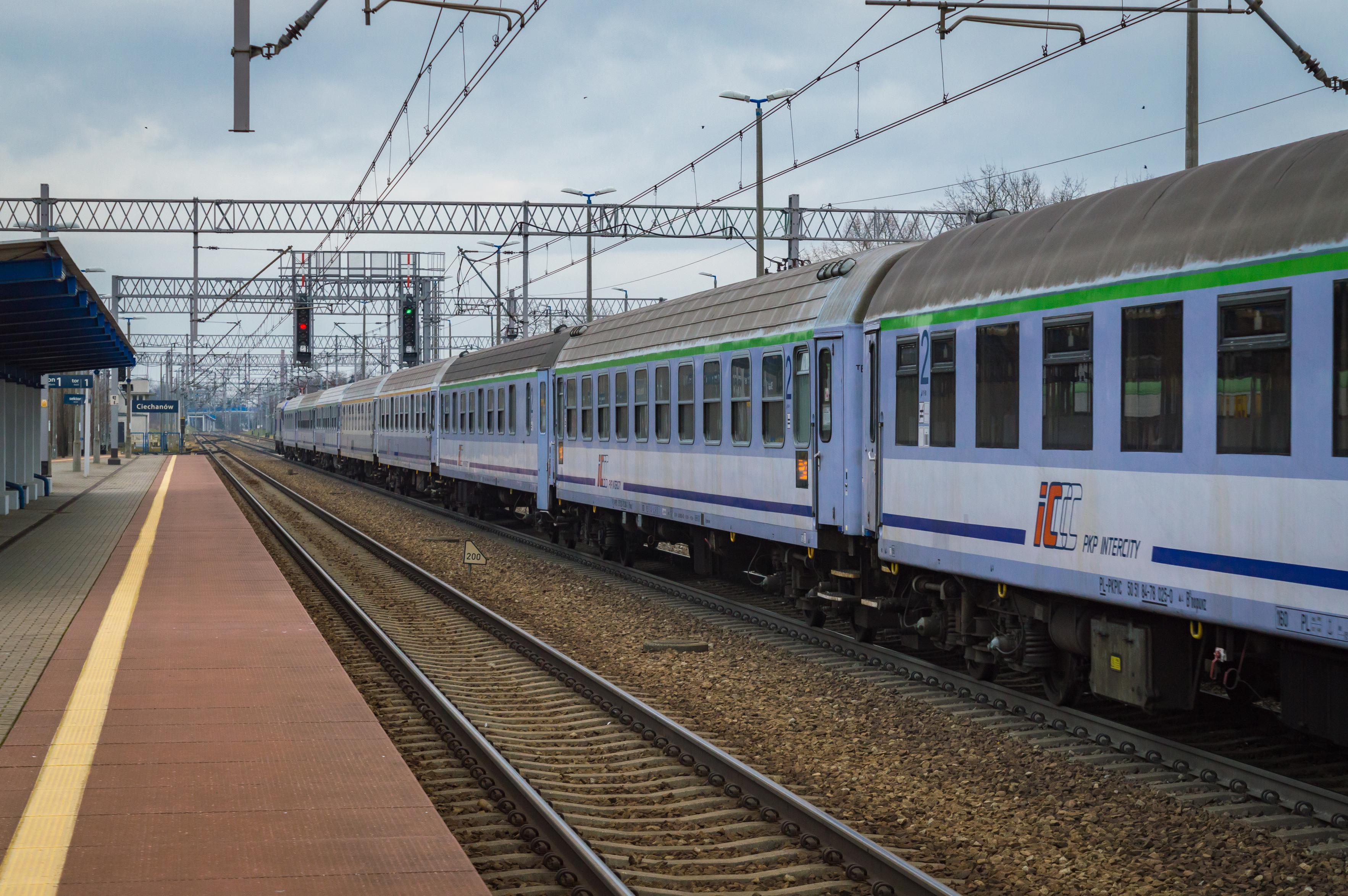 Departing TLK Żeglarz with old and not the best looking carriages